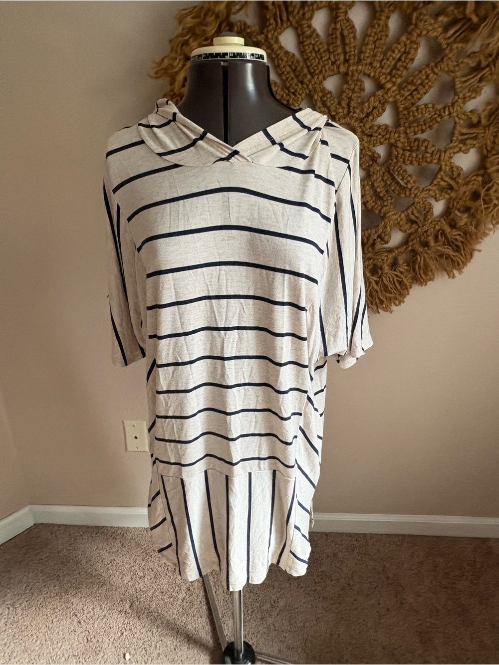 Chicos Zenergy Striped Hooded Tunic in White and Navy Size 12
